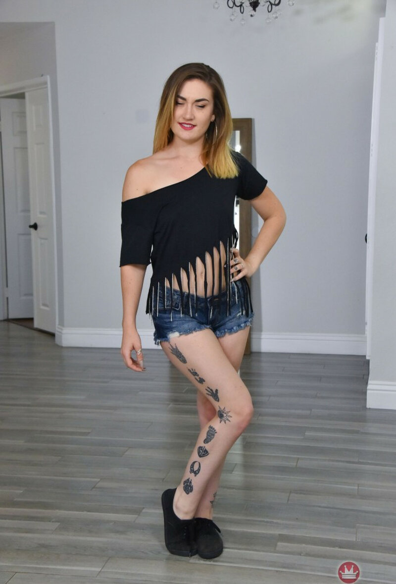 Дина, 27